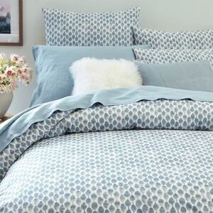 West Elm Queen Organic Cotton Stamped Dot Duvet Cover & 2 Shams